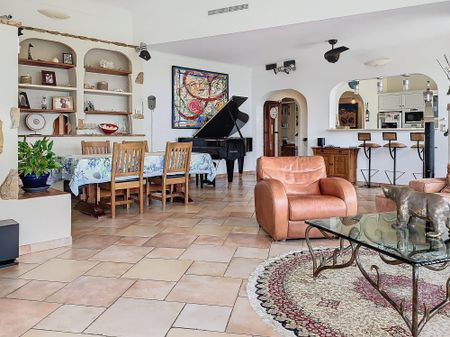 Location Maison 6 pièces 200m² CHATEAUNEUF GRASSE 06740 - Photo 5