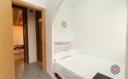 Carrer de Santa Anna, Barcelona, Catalonia 08002 - Photo 3