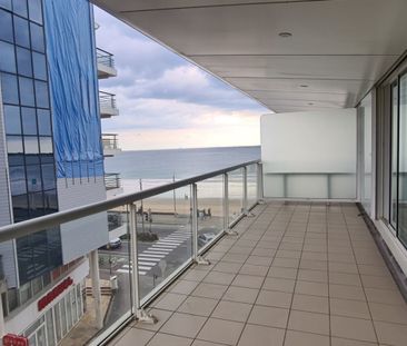 LA BAULE PROCHE AVENUE DE GAULLE, T2 MEUBLÉ AVEC VUE MER DE CÔTÉ - Photo 6
