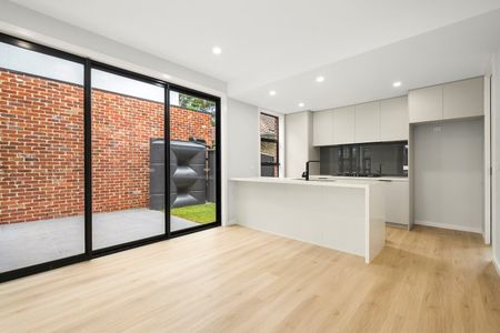 1B Caringa Street, Pascoe Vale VIC 3044 - Photo 2