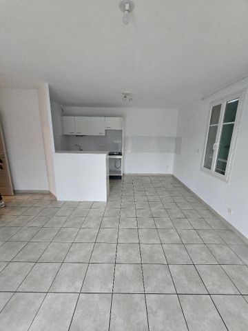 Location Appartement 3 pièces 58m² LEZIGNAN CORBIERES 11200 - Photo 4