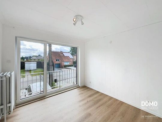 Gerenoveerde woning met tuin en inpandige garage gelegen te Spalbeek, 2 slaapkamers, 140m² bewoonbare oppervlakte, Energielabel C - Photo 1