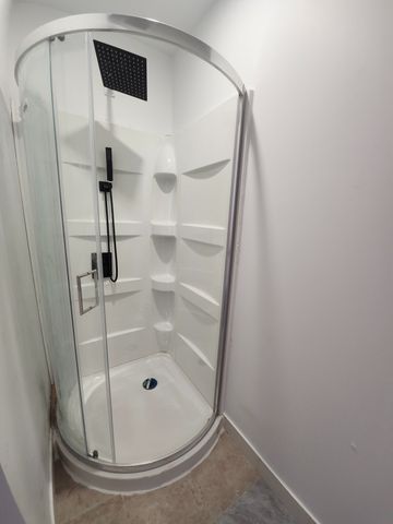 Appartement d’une chambre rénové, semi-meublé. - Photo 3