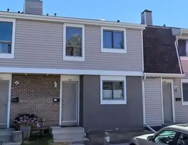 Beautiful recently renovated 3 bedroom Townhouse for rent in Rundle | 22 - 3032 Rundleson Road Northeast, Calgary - Photo 1