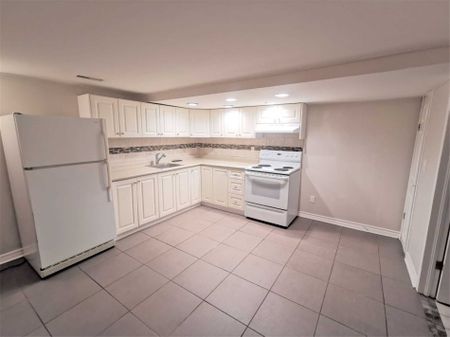 For Lease - 727 Hewson Drive, Pickering, Ontario - Photo 3