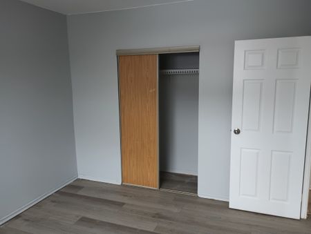 165 Godfrey Dr. - Photo 3