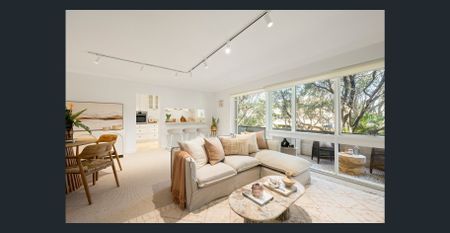 Spacious Light Filled Apartment in the heart of Newport - Photo 2