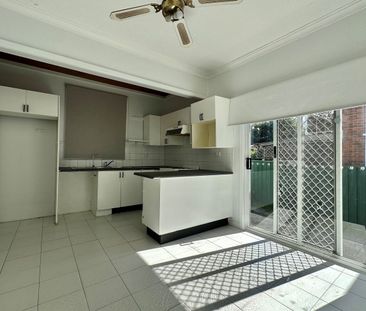 Large House In Great Location - Photo 3