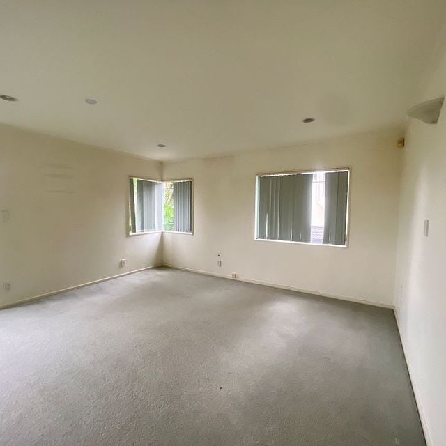 Spacious 4-Bedroom Home for Rent – Prime Location! - Photo 1