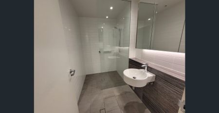 Bright 1 bedroom close to station-OVO - Photo 2