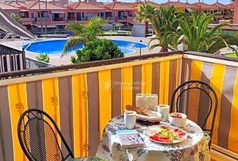 **Se alquila en Costa del Silencio apartamento de 2 dormitorios.