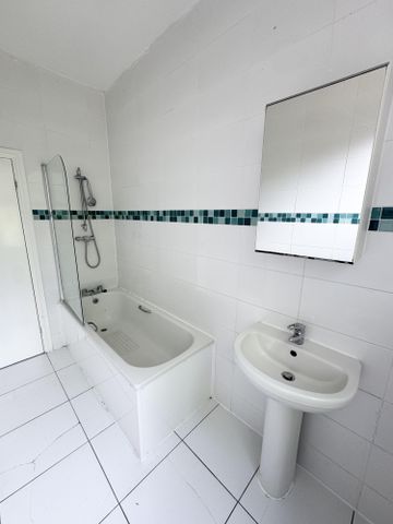Top Flat, 3 Winstanley Terrace, LS6 1DS, Leeds - Photo 5