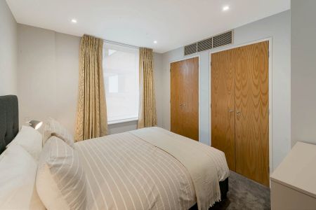 Buckingham Palace Road, Westminster, London, SW1W - Photo 4