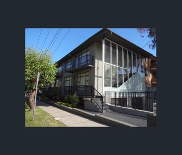 Sunny, Modern Living In A Prime Location - Photo 5