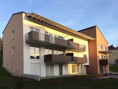 Sehr schöne 2-Zimmer-Wohnung mit Küche, großem Balkon & Carportparkplatz - Photo 4