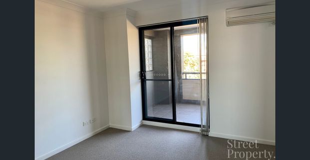 Live in the Centre of Darby Street's Dining & Lifestyle Hub - Photo 1