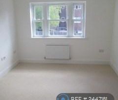 4 bedroom terraced house to rent - Photo 4