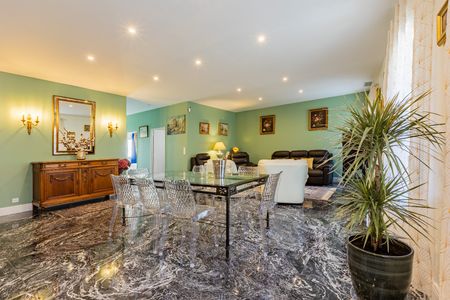 Location Appartement 4 pièces 127m² FRONTIGNAN 34110 - Photo 2