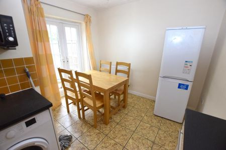 1 bedroom semi-detached house to rent - Photo 2