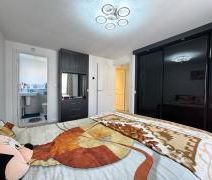 4 bedroom semi-detached house to rent - Photo 4