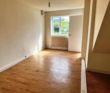 2 bedroom end of terrace house to rent - Photo 6