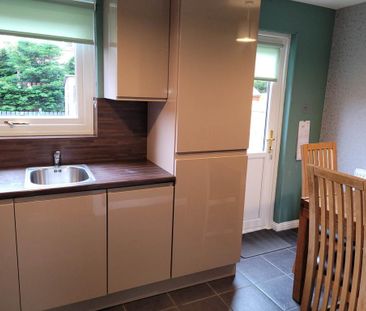 2 bedroom terraced house to rent - Photo 4