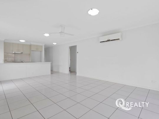 🏡 Family Perfect Home! Walk to Fernbrooke State School - Photo 1