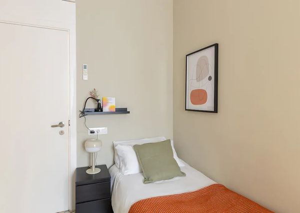 Carrer de Còrsega, Barcelona, Catalonia 08036