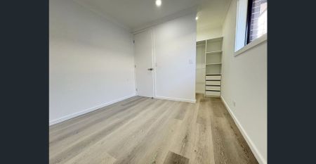 Brand New 5 Bedroom House Plus 1 Independent Study Room For Lease Now - Photo 4