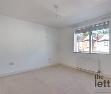 Hoppers Road, Winchmore Hill, Greater London, N21 3LH - Photo 1