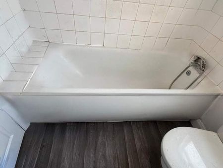 2 Bed Flat, Christchurch Avenue, HA3 - Photo 2