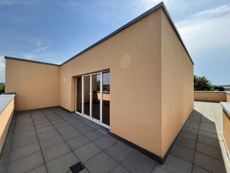 Moderne Attikawohnung mit grosser Terrasse! - Photo 3