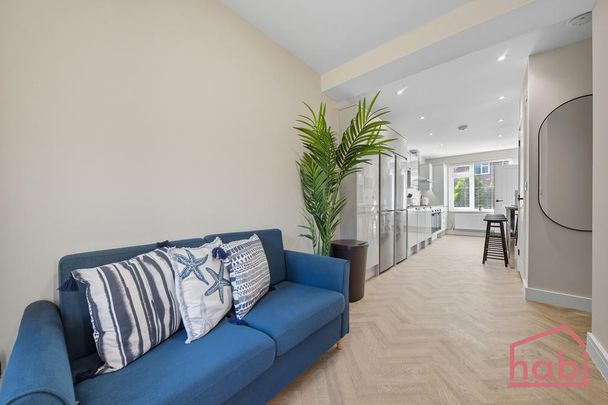 6 bedroom semi-detached house to rent - Photo 1