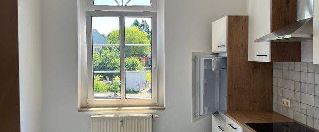 Helle 3-Raum-Wohnung mit großer Einbauküche in Chemnitz zu vermieten! - Photo 1