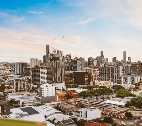 2 BEDROOM 2 BATHROOM + CAR PARK! + 1 MONTH FREE INTERNET - Photo 1