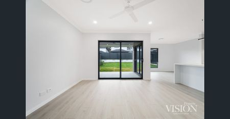 Brand New 5-Bedroom Home in Tallawong – Modern Comfort & Convenience - Photo 5
