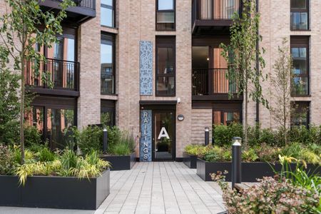 The Railings, Middlewood Locks - Photo 3