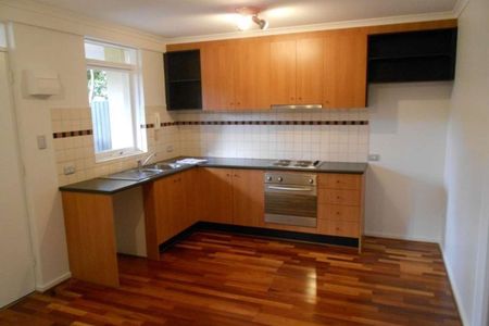 Stylish Inner-North Living in Prime Thornbury Location - Photo 4