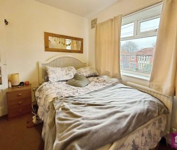 4 bedroom semi-detached house to rent - Photo 5