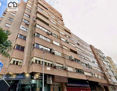 Alquiler de piso en Casco Antiguo - Foto 3