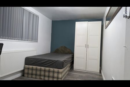 Room in a Shared House, Quinton Road, B17 - Photo 2