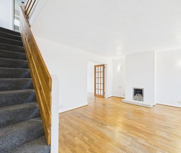 3 bedroom semi-detached house to rent - Photo 2