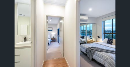 North facing 2 bedroom apartment - Break lease - Photo 2