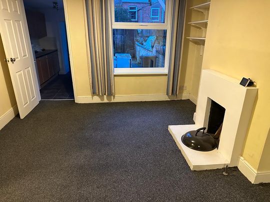 3 bedroom terraced house to rent - Photo 1