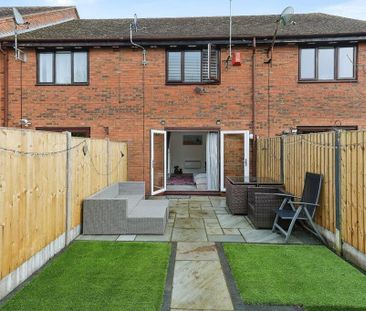 2 bedroom terraced house to rent - Photo 4