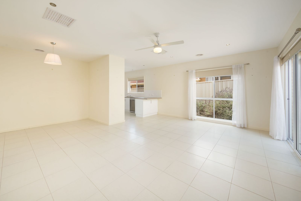 Stylish & Central! - Photo 1