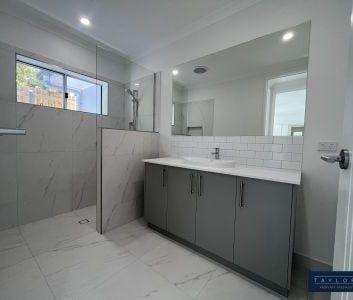 Brand New Luxury Home with Pool in Cannonvale! - Photo 4