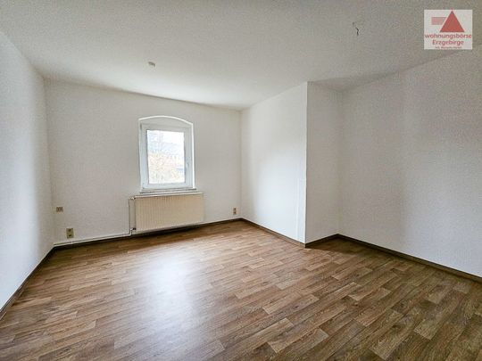 3-Raum-Wohnung in Randlage von Lößnitz im Dachgeschoss - Photo 1