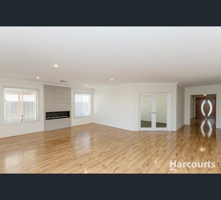 15 Azolla Street, Banksia Grove, WA 6031 - Photo 5