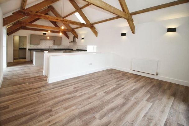 2 bedroom barn conversion to rent - Photo 1